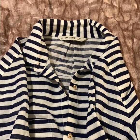 Blue and white linen fold button up - Picture 2 of 5